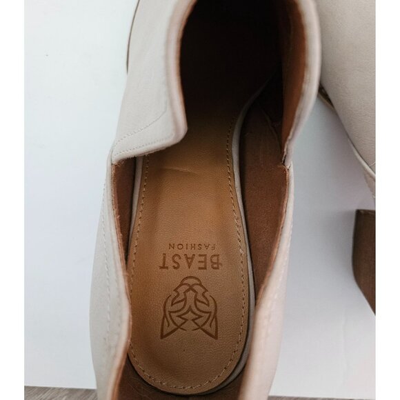 Beast Fashion "Sunny" Woman Bootie Size 10 Western Cut Out Pointed Toes Slip On - Picture 8 of 9